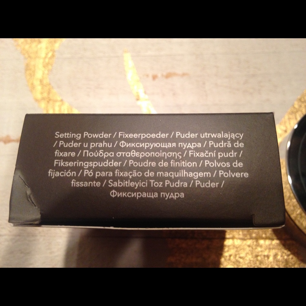 Hydra Mist Set and Refresh Powder - Picture 4 of 7